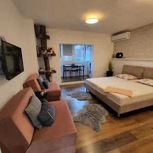 Traveler's Place At Centre Tirana