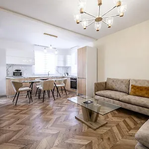 Miku Apartments-luxury View At Wilson Square Tirana